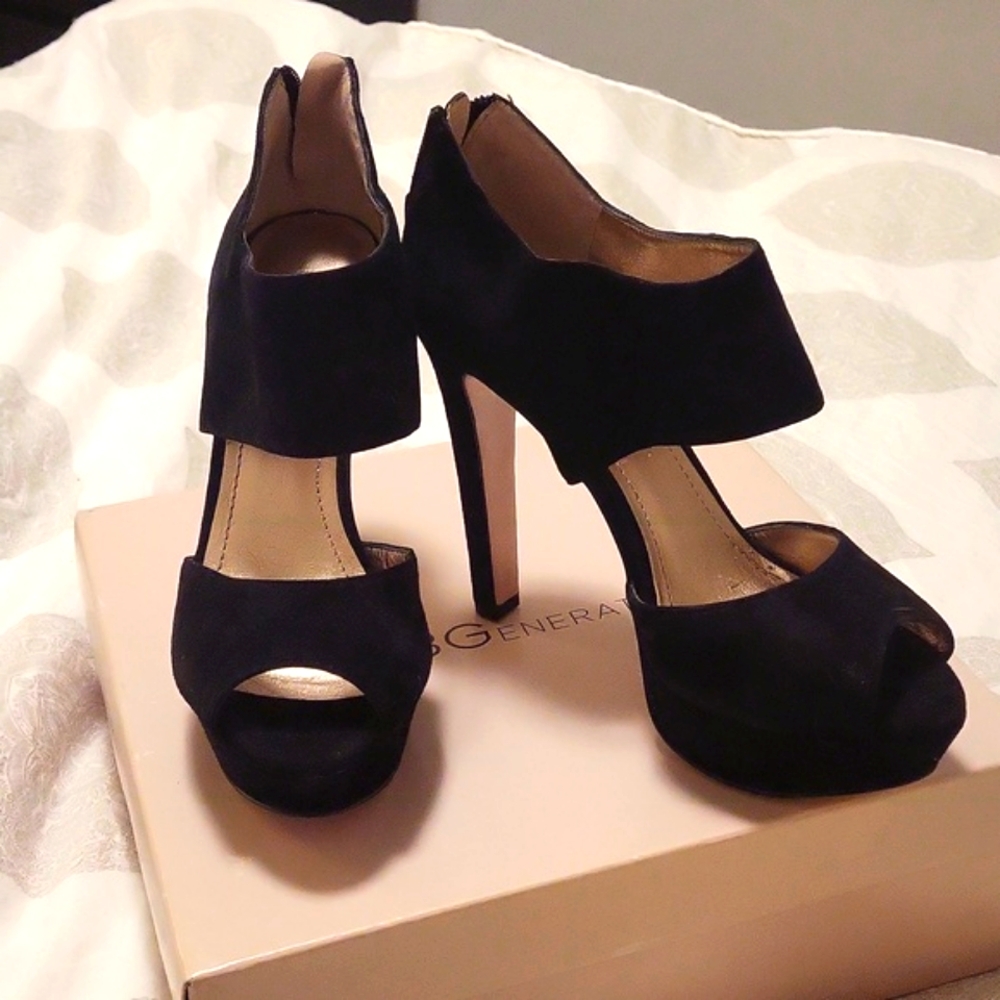 EUC with Box BCBGeneration Helara Suede Platform Peeptoe Heels